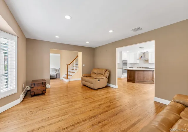 Photo 2 of Single family home for sale at 3 Lesley Dr, Oyster Bay, NY 11791 | MLS# 1058348 | Listing updated on 2026-10-05