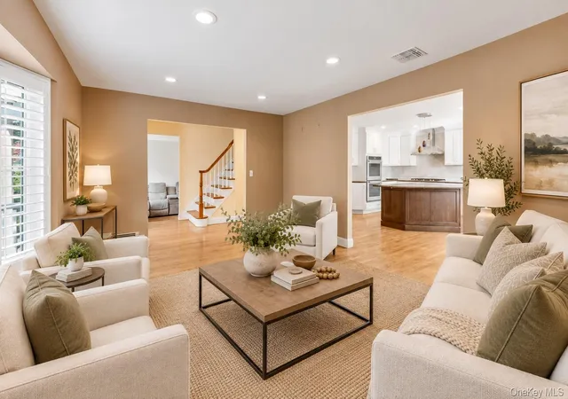 Photo 3 of Single family home for sale at 3 Lesley Dr, Oyster Bay, NY 11791 | MLS# 1058348 | Listing updated on 2026-10-05