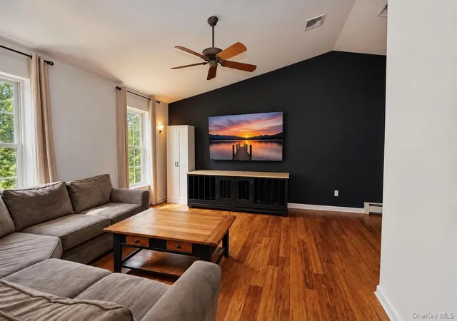 Photo 4 of Single family home for sale at 41 Mt Hope Ave, Mount Hope, NY 10963 | MLS# 1058349 | Listing updated on 2026-10-06