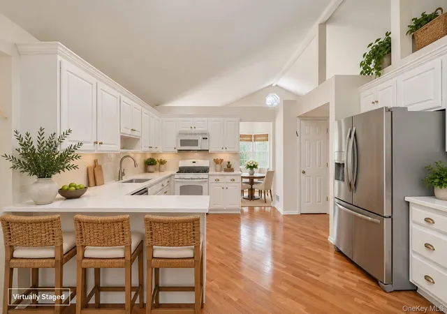 Photo 3 of Single family home for sale at 26 Washington Cir, Clarkstown, NY 10956 | MLS# 1058361 | Listing updated on 2026-10-07