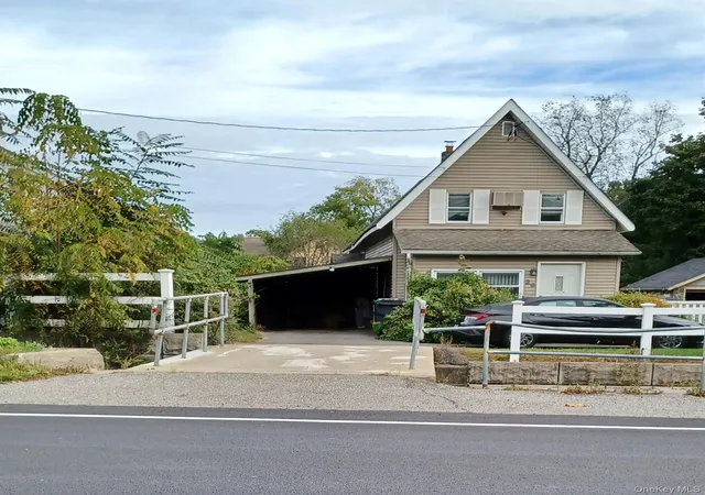 Single family home for sale at 29 Park Ave, Woodbury, NY 10930 | MLS# 1058372