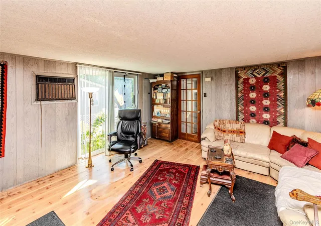 Photo 4 of Single family home for sale at 29 Park Ave, Woodbury, NY 10930 | MLS# 1058372 | Listing updated on 2026-10-14
