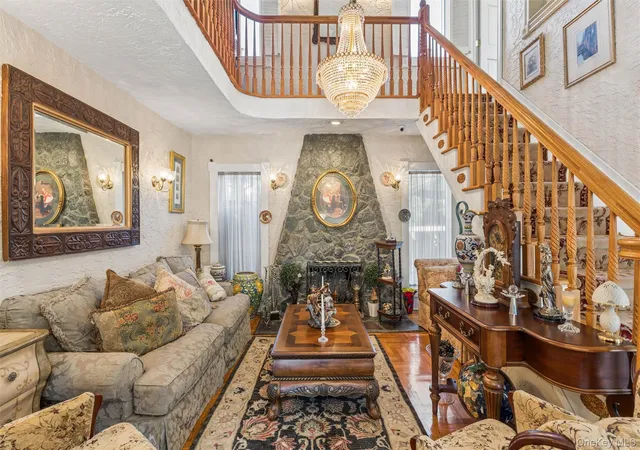 Photo 3 of Single family home for sale at 315 Wynsum Ave, Hempstead, NY 11566 | MLS# 1058377 | Listing updated on 2026-10-08