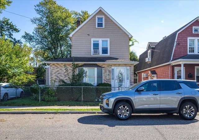 Photo 1 of Single family home for sale at 51 Columbia St, Oyster Bay, NY 11735 | MLS# 1058397 | Listing updated on 2026-10-06