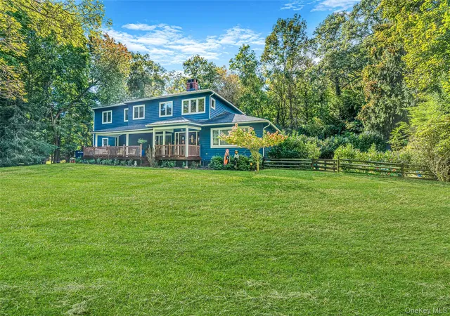 Single family home for sale at 36 Circle Dr, Lindenhurst, NY 11757 | MLS# 1058402
