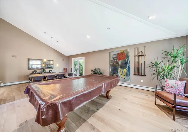 Photo 4 of Single family home for sale at 36 Circle Dr, Lindenhurst, NY 11757 | MLS# 1058402 | Listing updated on 2026-10-10