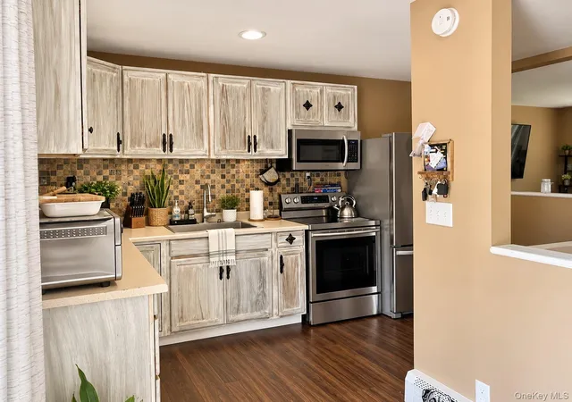 Photo 2 of Single family home for sale at 39 Orchid Rd, Brookhaven, NY 11772 | MLS# 1058412 | Listing updated on 2026-10-06