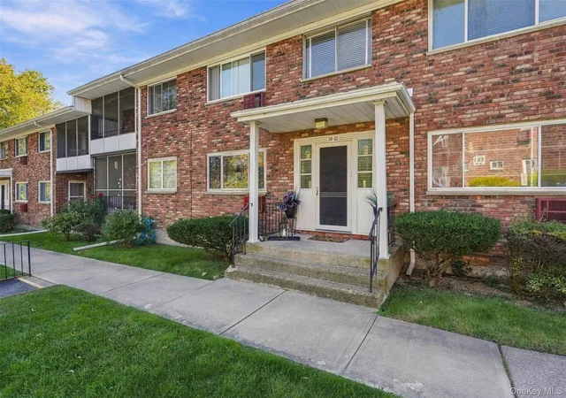 Photo 2 of Sale Pending at 810 Blooming Grv Turnpike #31, New Windsor, NY 12553 | MLS# 1058428 | Listing updated on 2026-10-30
