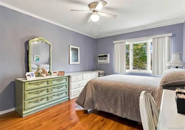 Photo 3 of Single family home for sale at 25-27 76, New York, NY 11370 | MLS# 1058429 | Listing updated on 2026-10-09