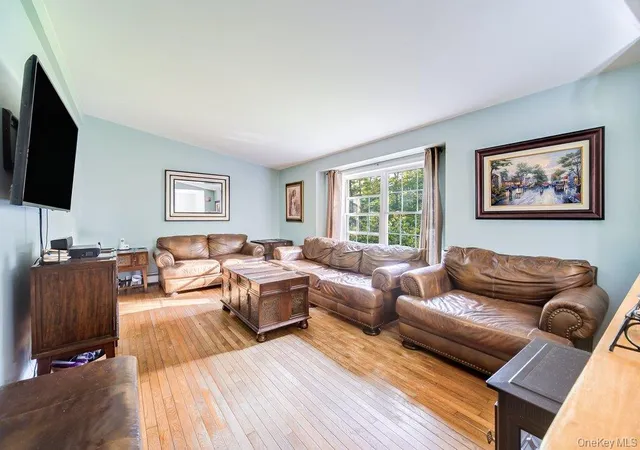 Photo 4 of Single family home for sale at 618 Hasbrouck Rd, Fallsburg, NY 12788 | MLS# 1058435 | Listing updated on 2026-10-08