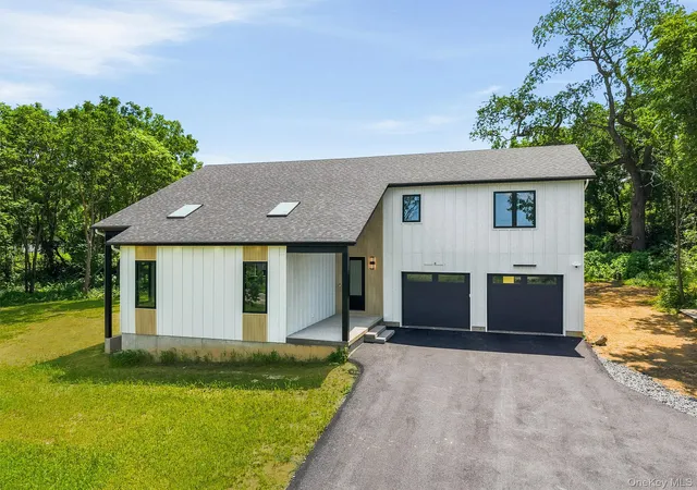 Photo 1 of Single family home for sale at 15 Warwick Isle Blvd, Warwick (town), NY 10969 | MLS# 1058442 | Listing updated on 2026-10-05