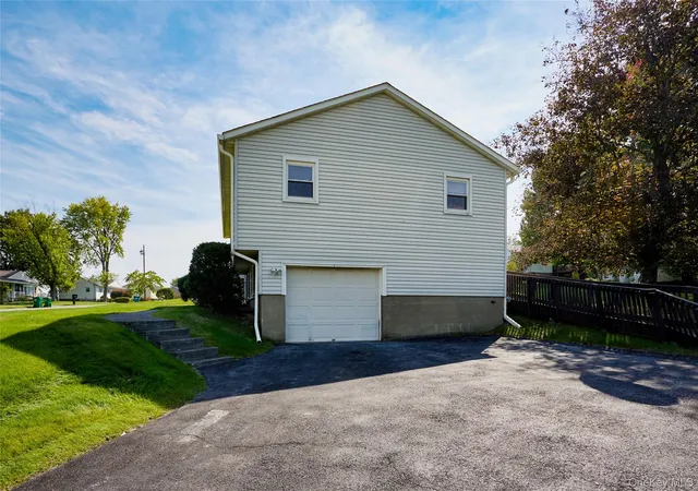 Photo 4 of Single family home for sale at 15 Rowell Ln, Wappinger, NY 12590 | MLS# 1058453 | Listing updated on 2026-10-08