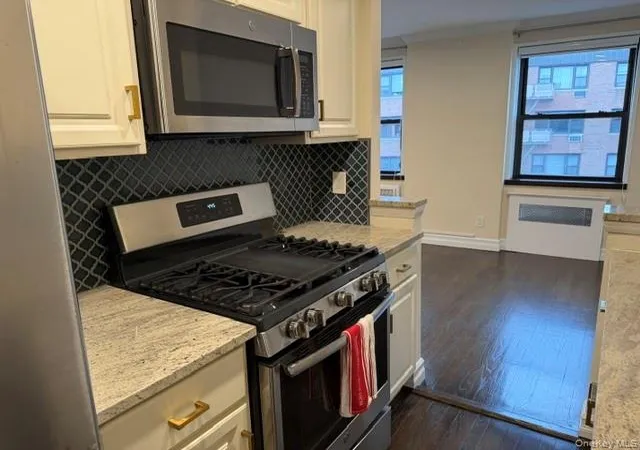 Listing Photo 5 - Condo for sale in building located at 3 Birchwood Ct, Hempstead, NY 11501 - Unit #4M
