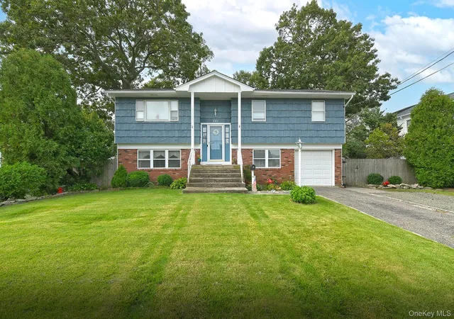 Single family home for sale at 245 N Fulton Ave, Babylon, NY 11757 | MLS# 1058523