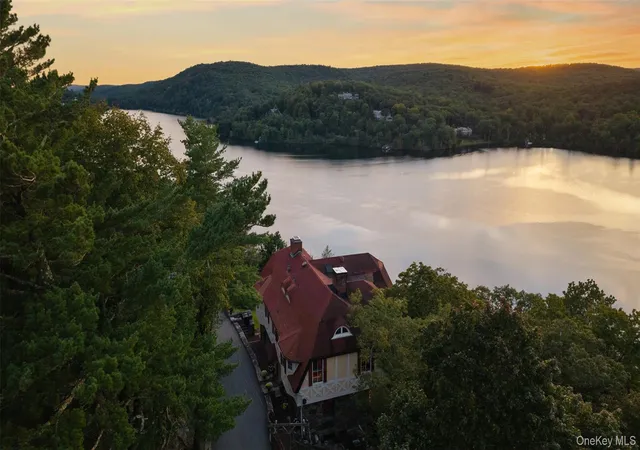 Photo 1 of Single family home for sale at 44 Tower Hl Loop, Tuxedo, NY 10987 | MLS# 1058529 | Listing updated on 2026-10-07