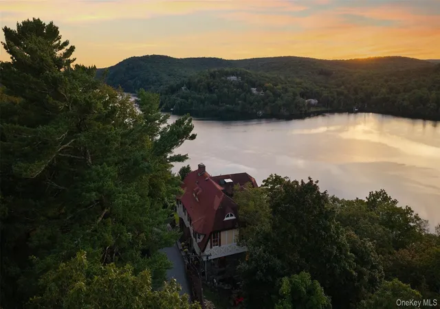 Photo 47 of Single family home for sale at 44 Tower Hl Loop, Tuxedo, NY 10987 | MLS# 1058529 | Listing updated on 2026-10-10