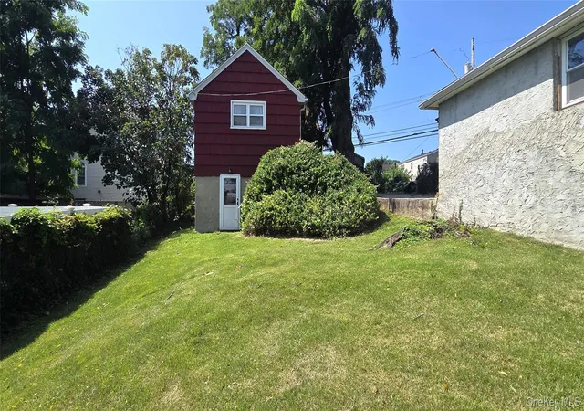 Photo 2 of Single family home for sale at 924 Aka 928 Mile Sq Rd, Yonkers, NY 10704 | MLS# 1058531 | Listing updated on 2026-10-14
