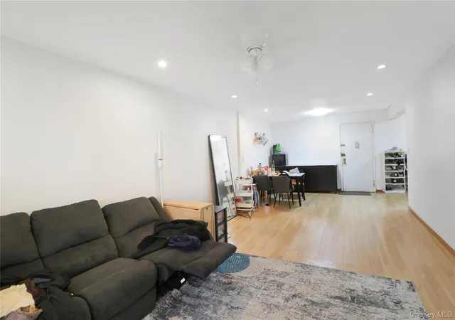 Photo 4 of Condo for sale at 4125 Kissena Blvd #2T, New York, NY 11355 | MLS# 1058532 | Listing updated on 2026-10-06