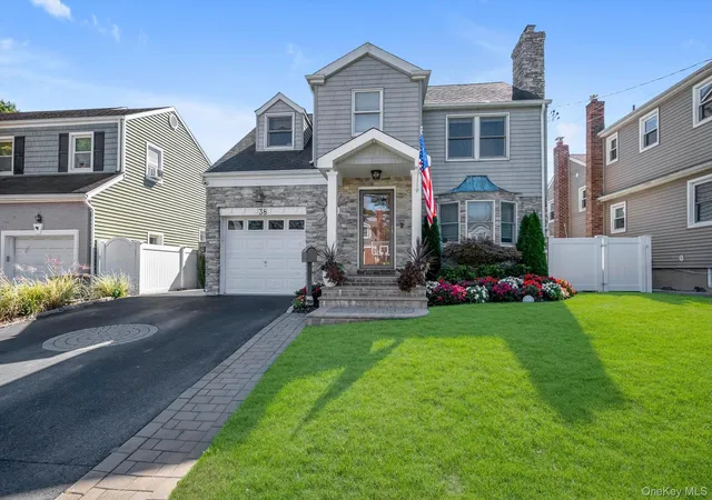Photo 1 of Single family home for sale at 38 Newkirk Ave, East Rockaway, NY 11518 | MLS# 1058534 | Listing updated on 2026-10-08