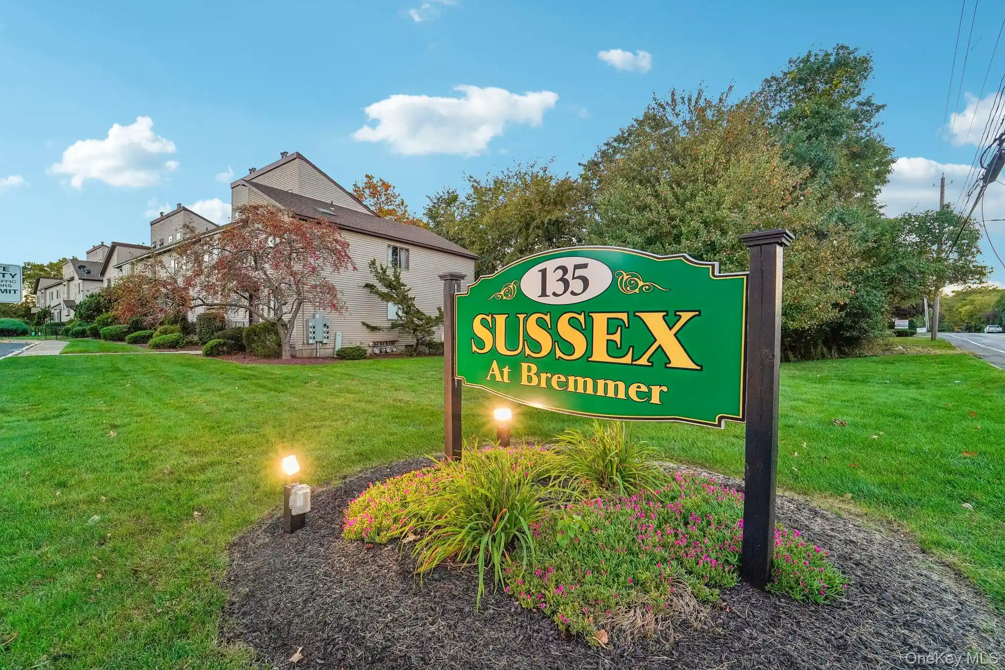 Listing Photo 2 - Condo for sale in 135 W Nyack Rd located at 135 W Nyack Rd, Clarkstown, NY 10954 - Unit #118