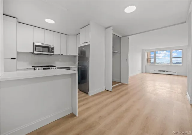 Photo 3 of Condo for sale at 5800 Arlington Ave #11T, New York, NY 10471 | MLS# 1058552 | Listing updated on 2026-10-06