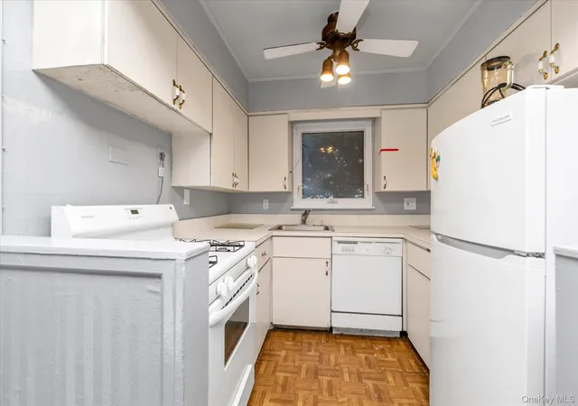 Photo 4 of Single family home for sale at 328 Glen Rd, Hempstead, NY 11552 | MLS# 1058555 | Listing updated on 2026-10-08