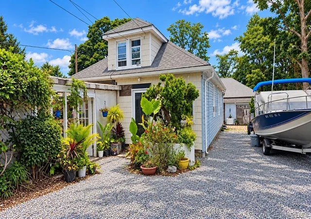 Photo 1 of Single family home for sale at 86 Jefferson St, Hempstead, NY 11096 | MLS# 1058566 | Listing updated on 2026-10-07