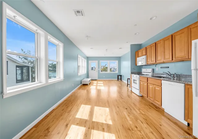 Photo 4 of Sale Pending at 99-63 Lockwood Ct, New York, NY 11414 | MLS# 1058595 | Listing updated on 2026-10-21