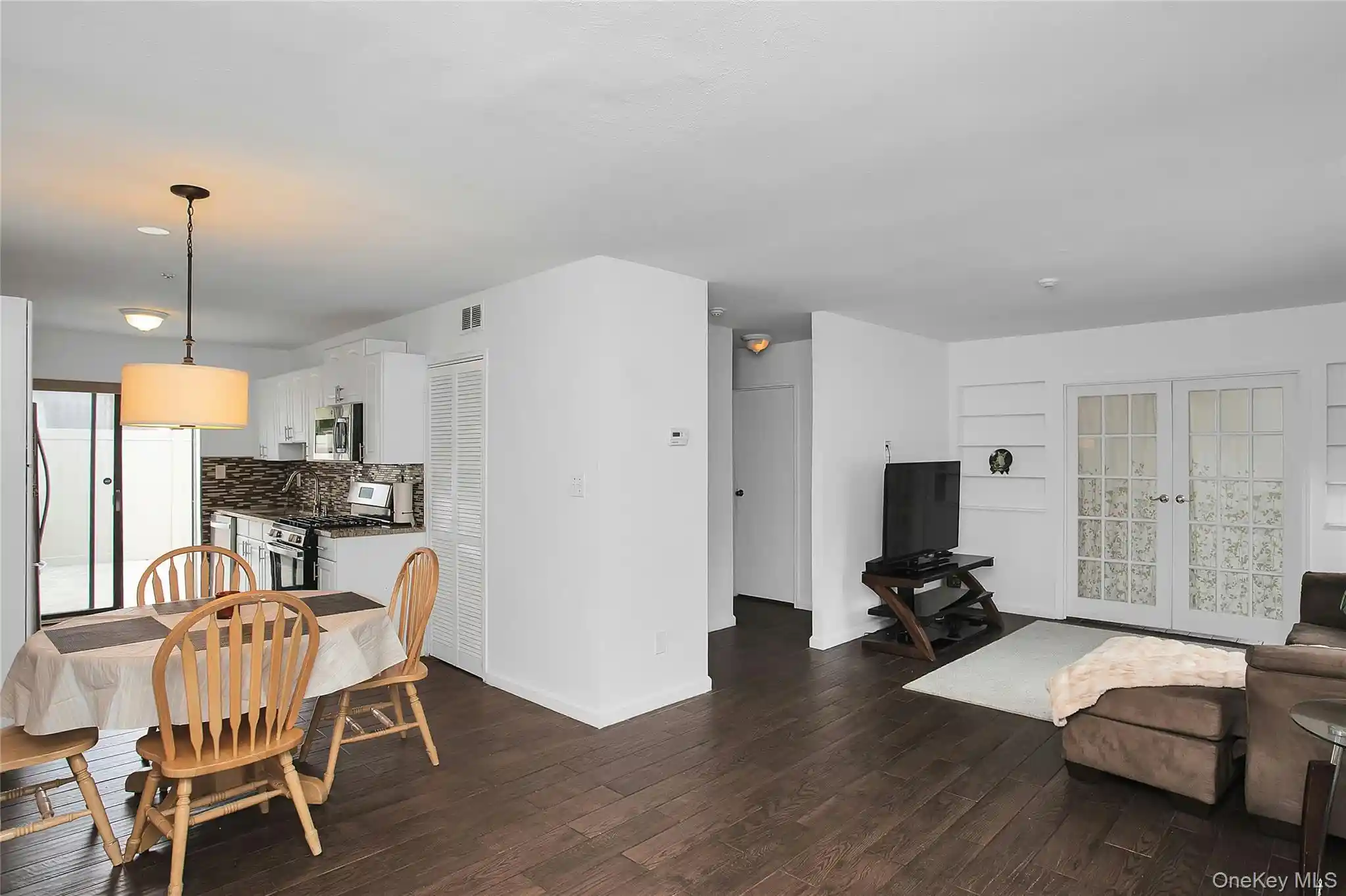 Listing Photo 2 - Condo for sale in 94 Gauguin Ct located at 94 Gauguin Ct, Brookhaven, NY 11953 - Unit #94