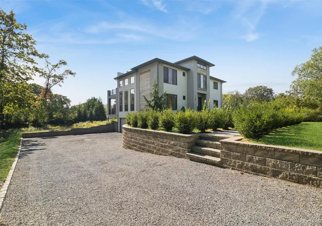 Photo 3 of Single family home for sale at 1001 Peconic Bay Blvd, Riverhead, NY 11947 | MLS# 1058615 | Listing updated on 2026-10-06