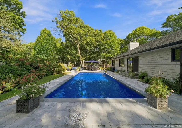 Photo 3 of Single family home for sale at 7 Bridle Path, Southampton, NY 11978 | MLS# 1058621 | Listing updated on 2026-10-08