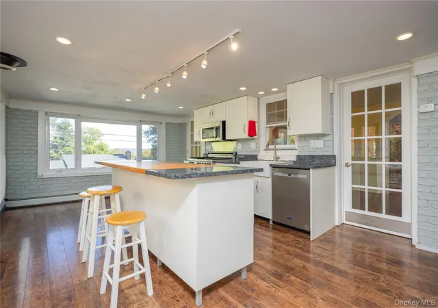 Photo 3 of Single family home for sale at 117 Jay St, Stony Point, NY 10980 | MLS# 1058628 | Listing updated on 2026-10-07