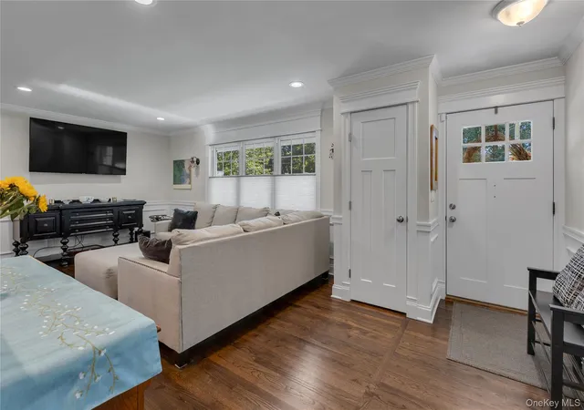Photo 2 of Single family home for sale at 1 Gilmer Ln, Smithtown, NY 11754 | MLS# 1058629 | Listing updated on 2026-10-09