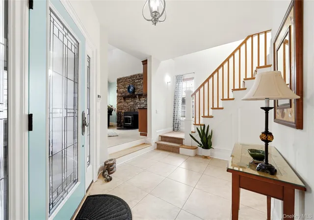 Photo 3 of Single family home for sale at 19 Judith Pl, East Islip, NY 11730 | MLS# 1058631 | Listing updated on 2026-10-07