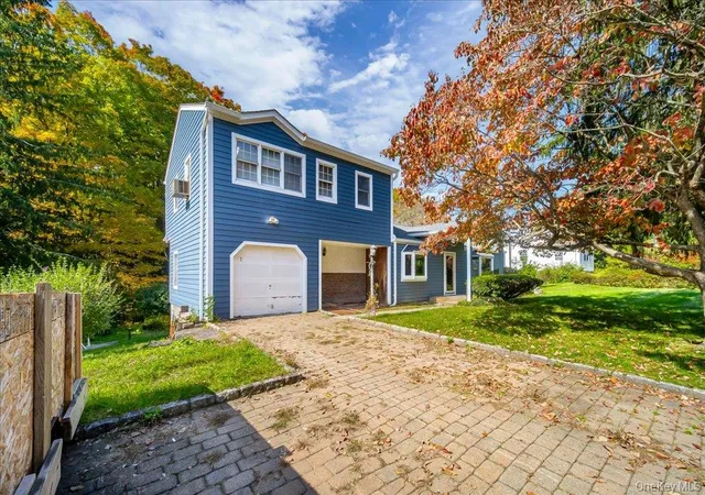 Photo 3 of Single family home for sale at 29 Dixon Lake Dr, Carmel, NY 10541 | MLS# 1058642 | Listing updated on 2026-10-06