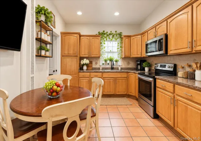 Listing Photo 4 - Condo for sale in building located at 48 S 7th Ave, Mount Vernon, NY 10550