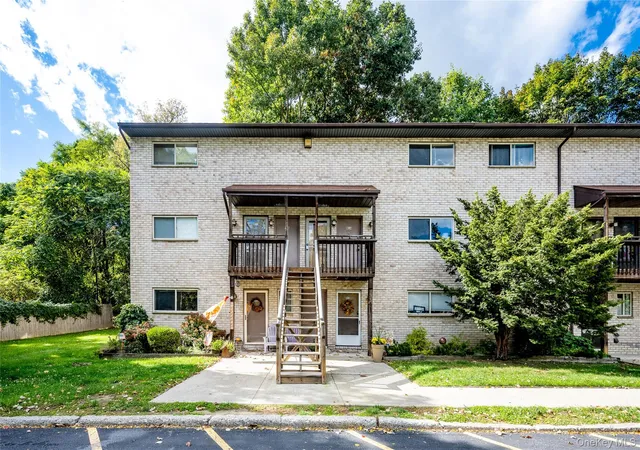 Condo for sale at 26 Cooper Rd #915, Poughkeepsie, NY 12603 | MLS# 1058658
