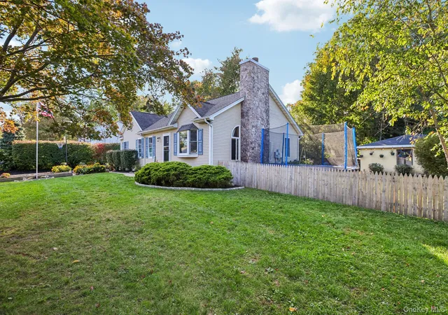 Photo 4 of Single family home for sale at 82 Medway Ave, Clarkstown, NY 10920 | MLS# 1058665 | Listing updated on 2026-10-11