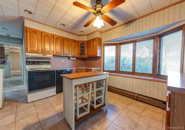 Photo 4 of Single family home for sale at 32 Swing Ln, Hempstead, NY 11756 | MLS# 1058672 | Listing updated on 2026-10-07
