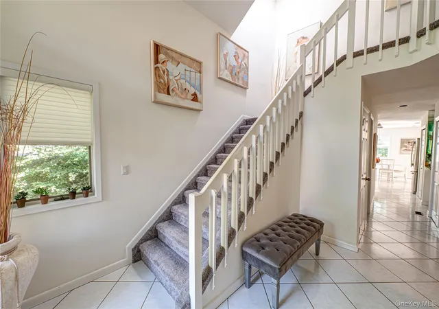 Listing Photo 3 - Condo for sale in building located at 5 Princess Tree Ct, Port Jefferson, NY 11777