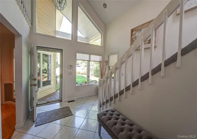 Listing Photo 4 - Condo for sale in building located at 5 Princess Tree Ct, Port Jefferson, NY 11777