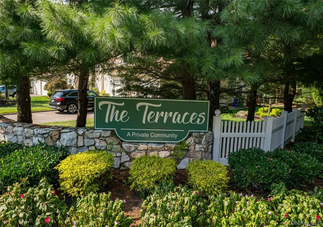 Listing Photo 5 - Condo for sale in building located at 5 Princess Tree Ct, Port Jefferson, NY 11777