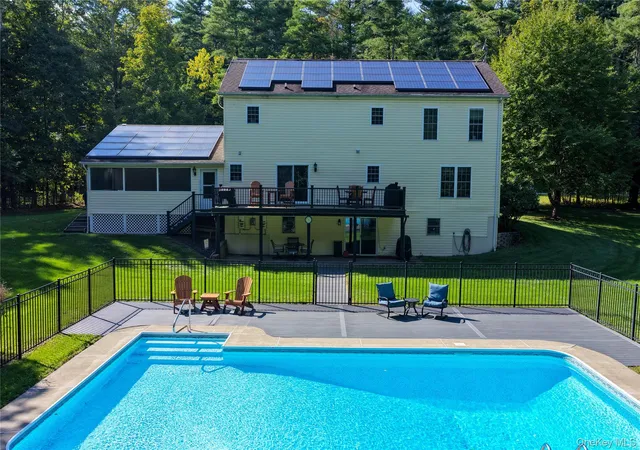 Photo 4 of Single family home for sale at 40 Half Moon Dr, Cairo, NY 12413 | MLS# 1058702 | Listing updated on 2026-10-06