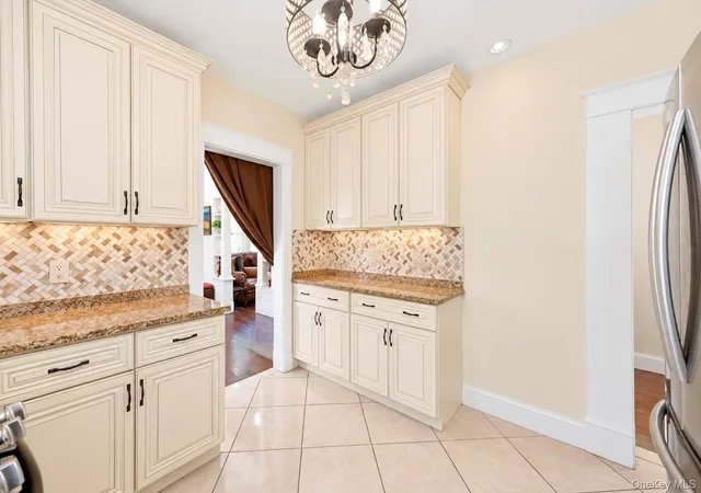 Photo 3 of Single family home for sale at 15 Harding Ave, Oyster Bay, NY 11801 | MLS# 1058713 | Listing updated on 2026-10-07
