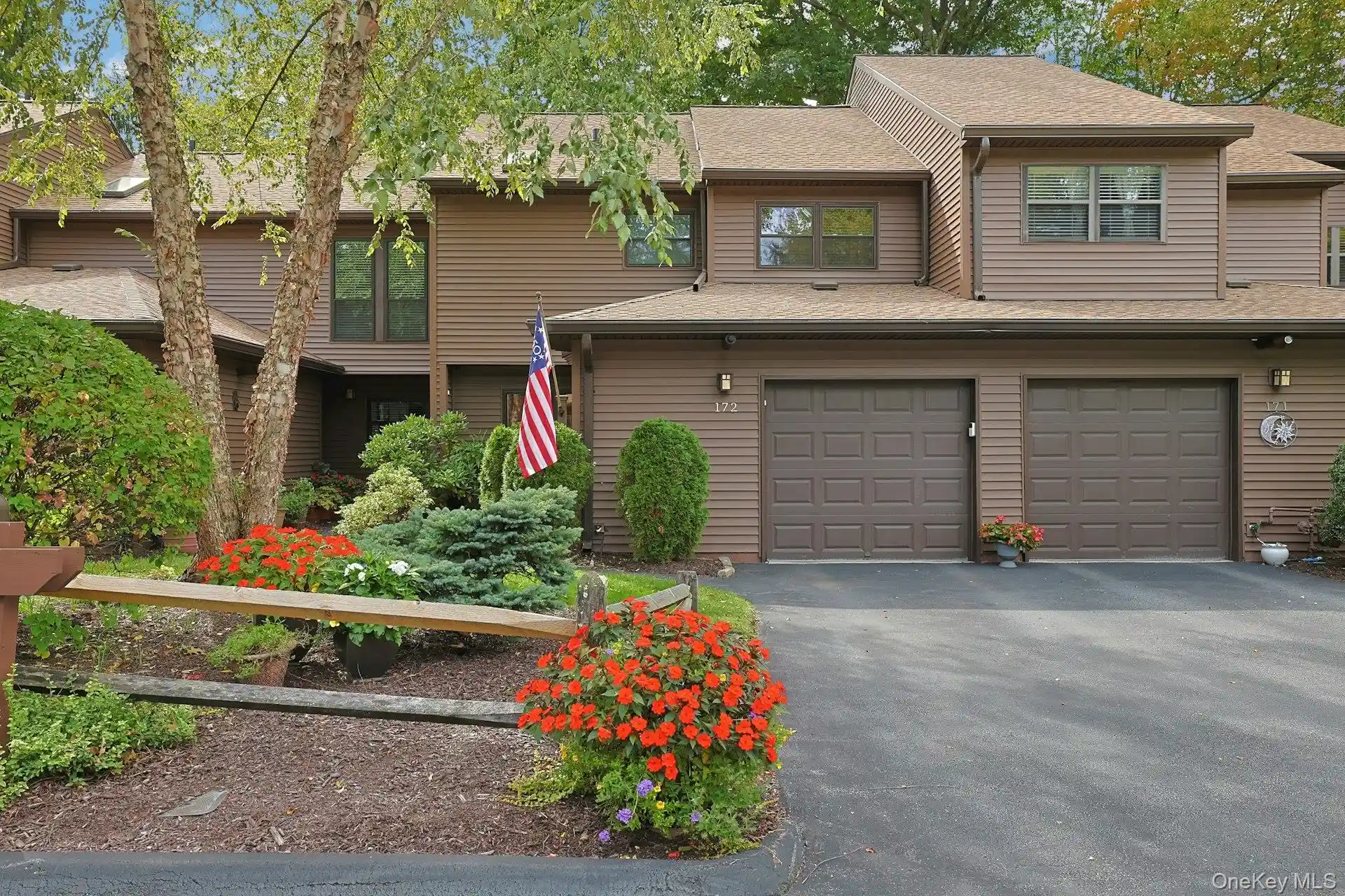 Listing Photo 1 - Condo for sale in 172 Woods Brooke Cir located at 172 Woods Brooke Cir, Ossining, NY 10562 - Unit 172 Woods Brooke Cir