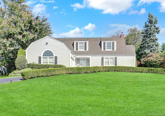 Single family home for sale at 324 W Ivy Hl Rd, Hempstead, NY 11598 | MLS# 1058730