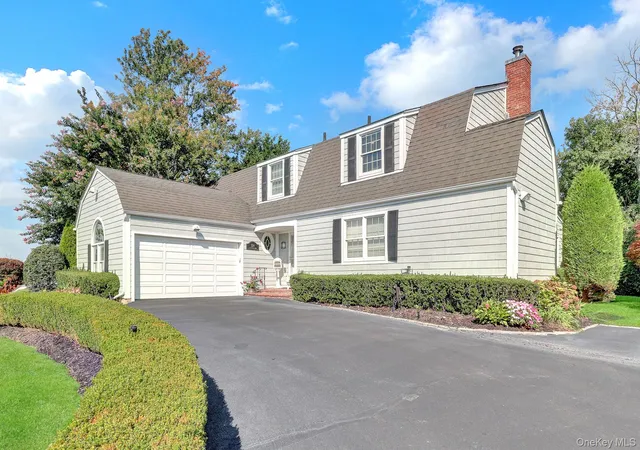 Photo 2 of Single family home for sale at 324 W Ivy Hl Rd, Hempstead, NY 11598 | MLS# 1058730 | Listing updated on 2026-10-07