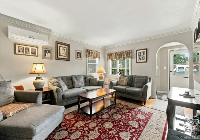Photo 3 of Single family home for sale at 39 Primrose Dr, New Hyde Park, NY 11040 | MLS# 1058789 | Listing updated on 2026-10-09