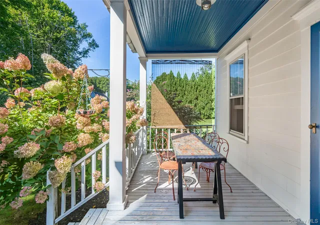 Photo 4 of Single family home for sale at 61 N Cartwright Rd, Shelter Island, NY 11964 | MLS# 1058792 | Listing updated on 2026-10-08