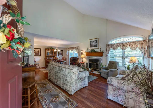 Photo 3 of Single family home for sale at 1 Cottonwood Cir, Saugerties, NY 12477 | MLS# 1058796 | Listing updated on 2026-10-09